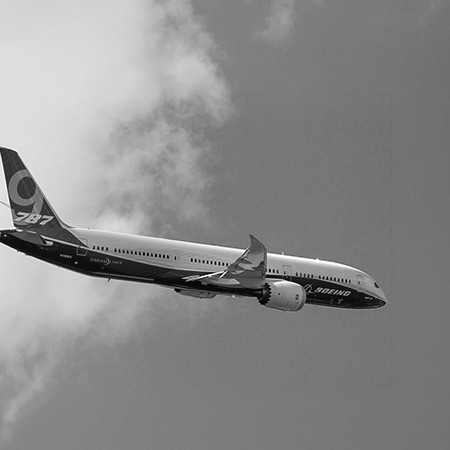 visuel B787 black white